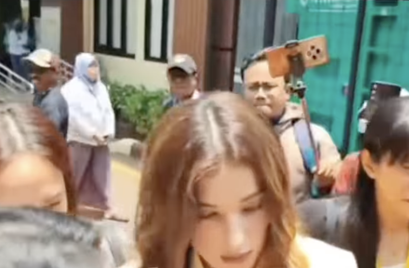 Tatapan kosong Tasya Farasya usai sidang